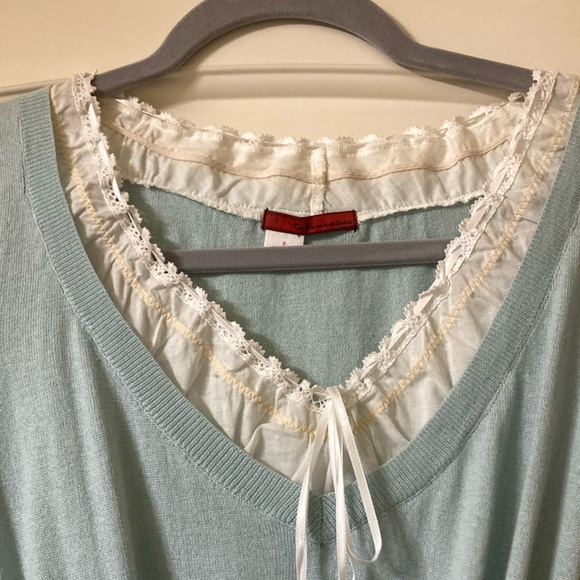 Tape measure Short Sleeve Belted Top - Picture 2 of 8